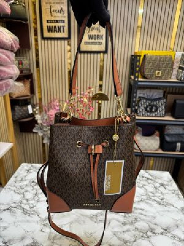 Michael  Kors Mercer Premium Quality Bucket Bag With Dust Bag (Brown) 198