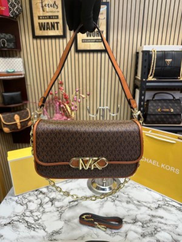 MICHAEL  KORS MK PARKER LEATHER SHOULDER BAG WITH OG BOX AND DUST BAG WITH SHOULDER STRAP WITH CARRY BAG (BROWN)