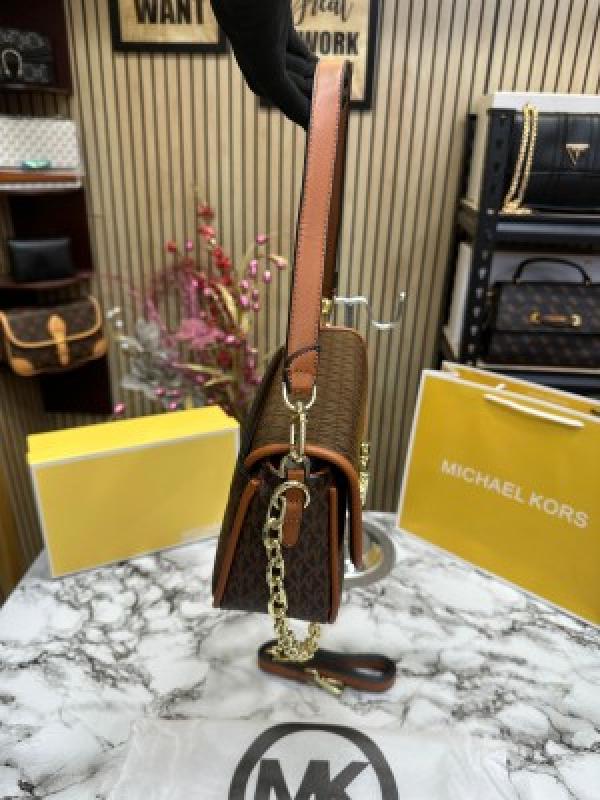 MICHAEL  KORS MK PARKER LEATHER SHOULDER BAG WITH OG BOX AND DUST BAG WITH SHOULDER STRAP WITH CARRY BAG (BROWN)
