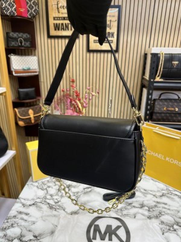 MICHAEL  KORS MK PARKER LEATHER SHOULDER BAG WITH OG BOX AND DUST BAG WITH SHOULDER STRAP WITH CARRY BAG (BLACK)