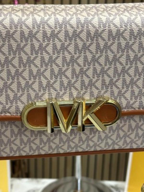 MICHAEL  KORS MK PARKER LEATHER SHOULDER BAG WITH OG BOX AND DUST BAG WITH SHOULDER STRAP WITH CARRY BAG (BIEGE BROWN)