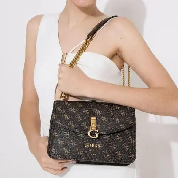 Guess  shoulder sling bag with og box(416 coffe)