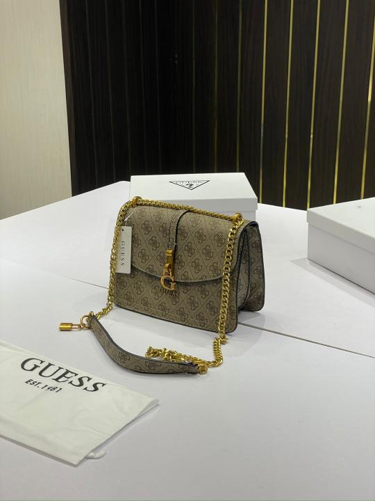 Guess  shoulder sling bag with og box(416 khaki)