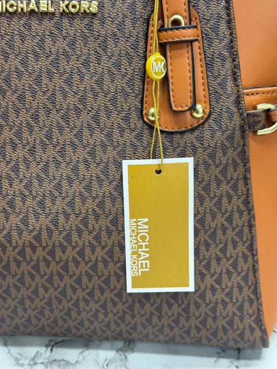 Michael  Kors Voyager Premium Quality Tote Bag With Dust Bag (Brown)