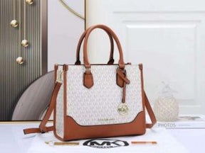 Michael  Kors tote with dust cover 5318