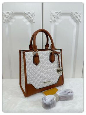 Michael  Kors tote with dust cover 5318