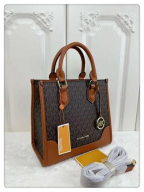 Michael  Kors tote with dust cover 5319