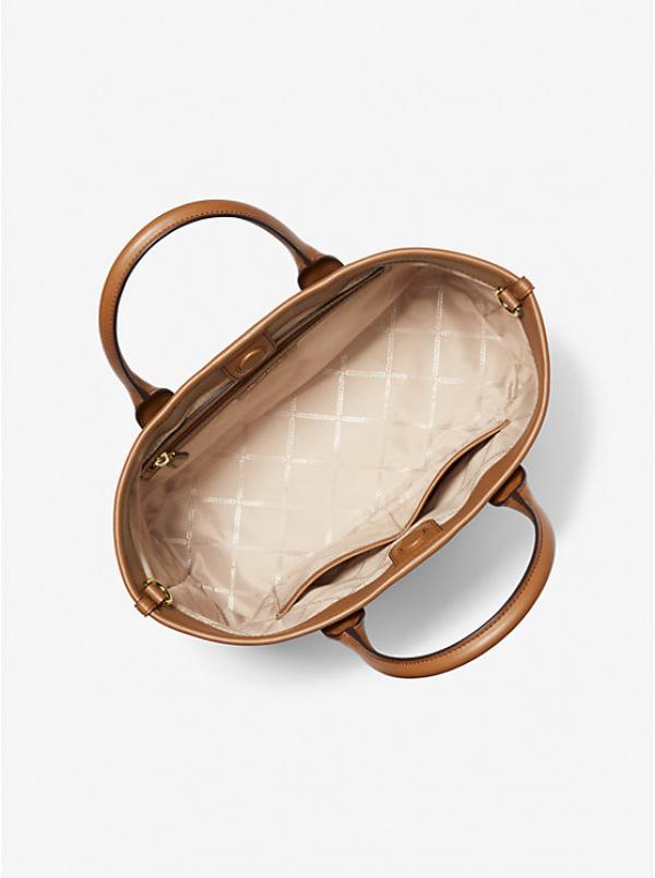 Michael  kors luisa Medium Logo with dust bag 5417