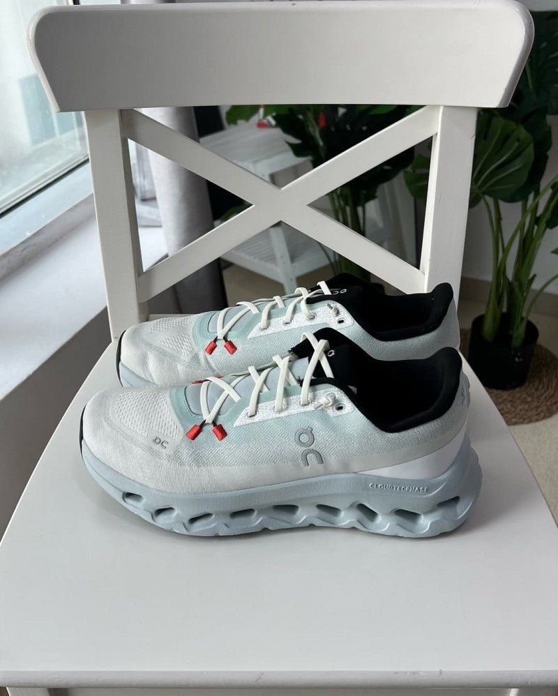 On Cloudtilt Mineral Ivory