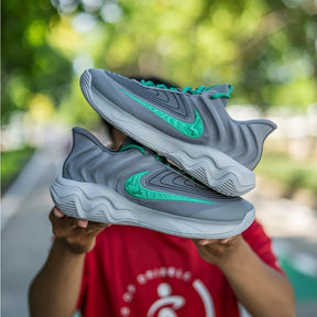 Nikee giannis immortality 4 smoke grey