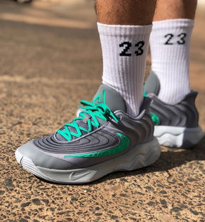 Nikee giannis immortality 4 smoke grey