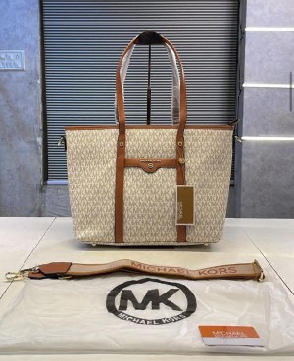 Michael  kors  tote bag with brand dust bag 1394