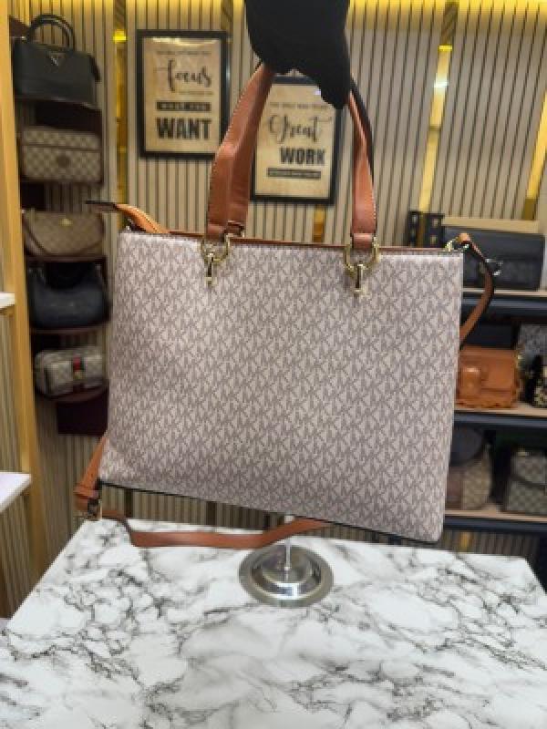 MICHAEL  KORS PRORSUM HANDBAG WITH DUST BAG PREMIUM QUALITY (BIEGE BROWN)