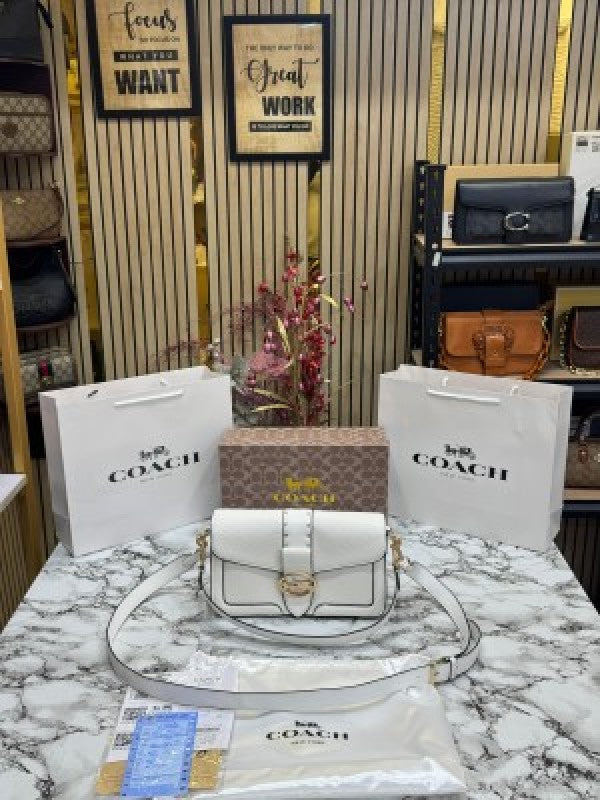 COAC  H GEORGIE SHOULDER BAG IN COLORBLOCK SIGNATURE CANVAS WITH RIVETS & OG BOX AND DUST BAG INCLUDING CARRY BAG [ FULL WHITE]