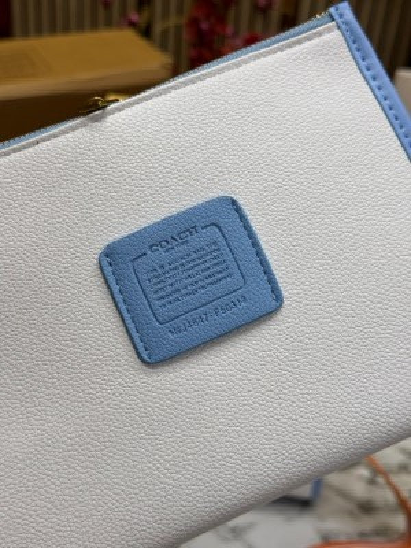 Coach  Field  Tote  Bag  Two  Tone  In  Colorblock  Signature  With  Double  Og  Box  And  DustBag  Including  CarryBag  (Yellow)