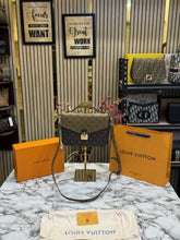 Louis  Vuitton Metis With Box And Dust Bag Including CarryBag