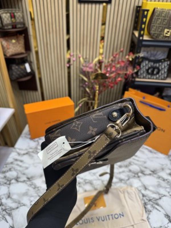 Louis  Vuitton Metis With Box And Dust Bag Including CarryBag