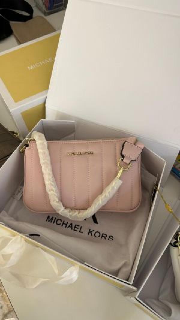 Michael  Kors  Jet  Set  Charm  Small  Logo  Pochette  Bag  ( Box Dust Bag)  5364