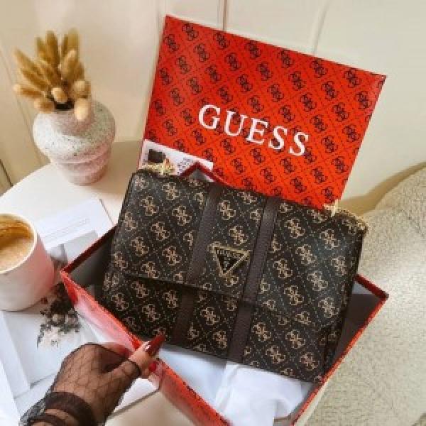 GUESS  Womens  Ginevra  Shoulder  Bag  with  box  5255