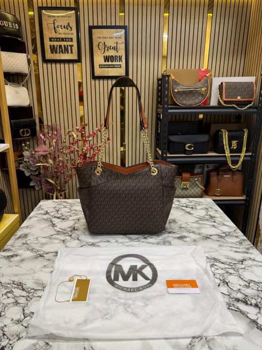 Michael  Kors Jet Set Travel Tote Bag With Dust Bag (Brown)