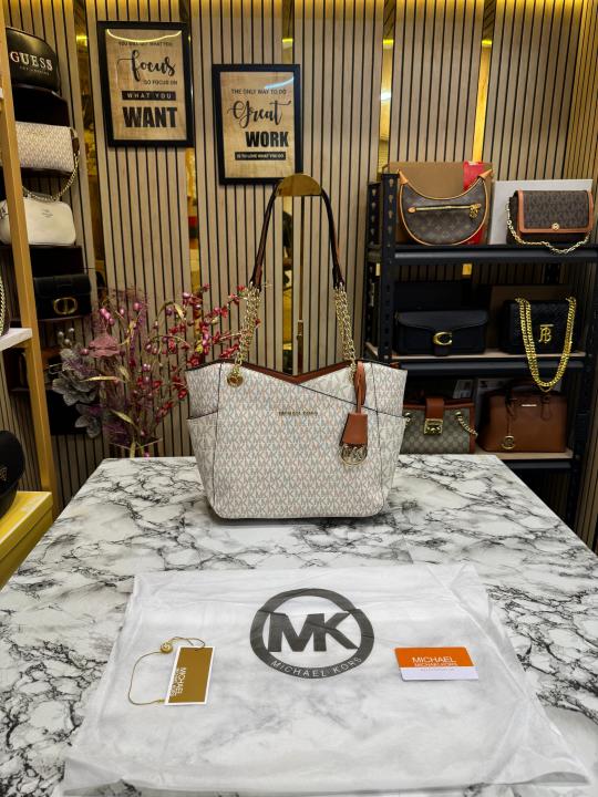 Michael  Kors Jet Set Travel Tote Bag With Dust Bag (Beige)