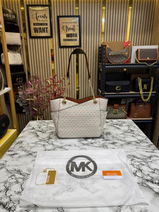 Michael  Kors Jet Set Travel Tote Bag With Dust Bag (Beige)
