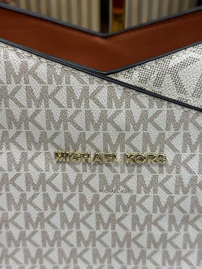 Michael  Kors Jet Set Travel Tote Bag With Dust Bag (Beige)