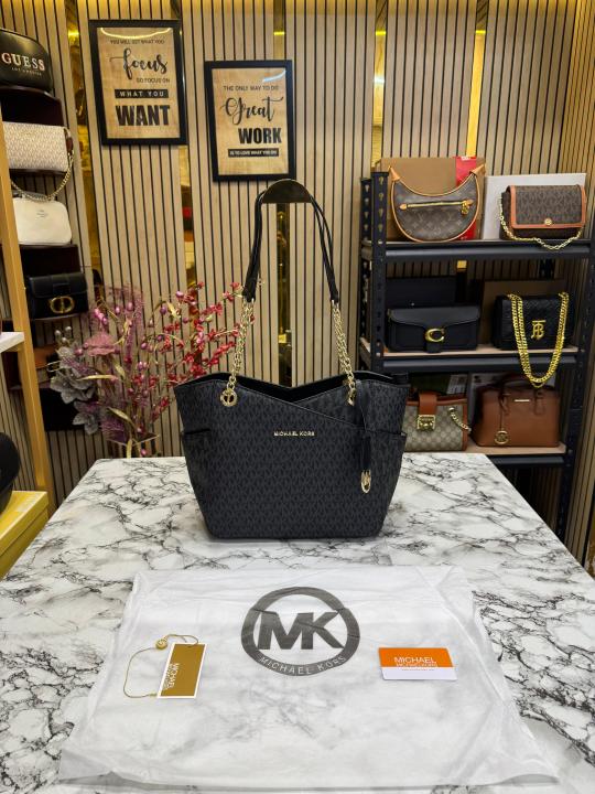 Michael  Kors Jet Set Travel Tote Bag With Dust Bag (Black)