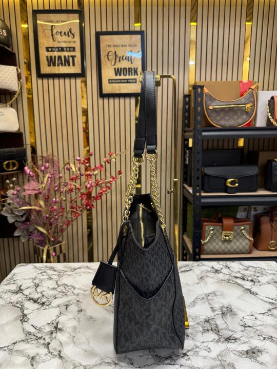 Michael  Kors Jet Set Travel Tote Bag With Dust Bag (Black)