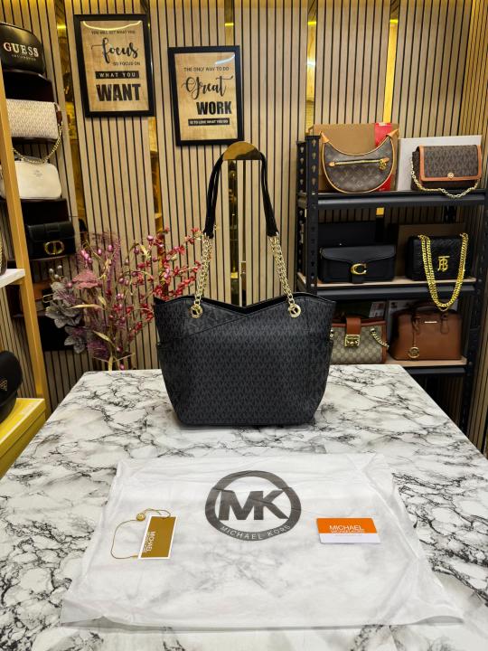 Michael  Kors Jet Set Travel Tote Bag With Dust Bag (Black)
