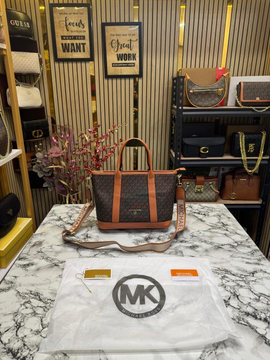 Michael  Kors Logo  Signature Satchel Handbag With Dust Bag (Brown)