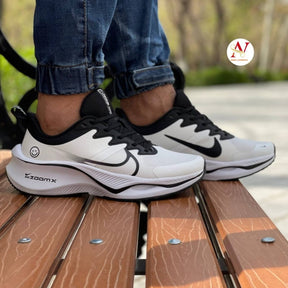 NIK E ZOOM X SMILEY BLACK WHITE