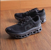 On CloudMonster 2 Black 762