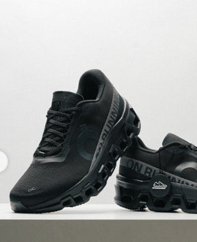 On CloudMonster 2 Black 762