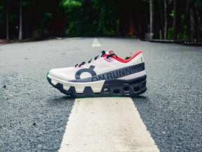 On Cloudboom Strike Limelight Wolf 764