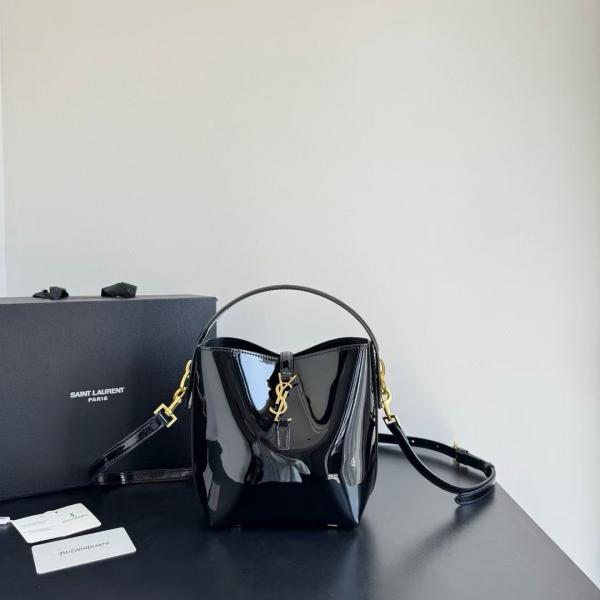 Ysl bucket bag with og box(535 mirror black)