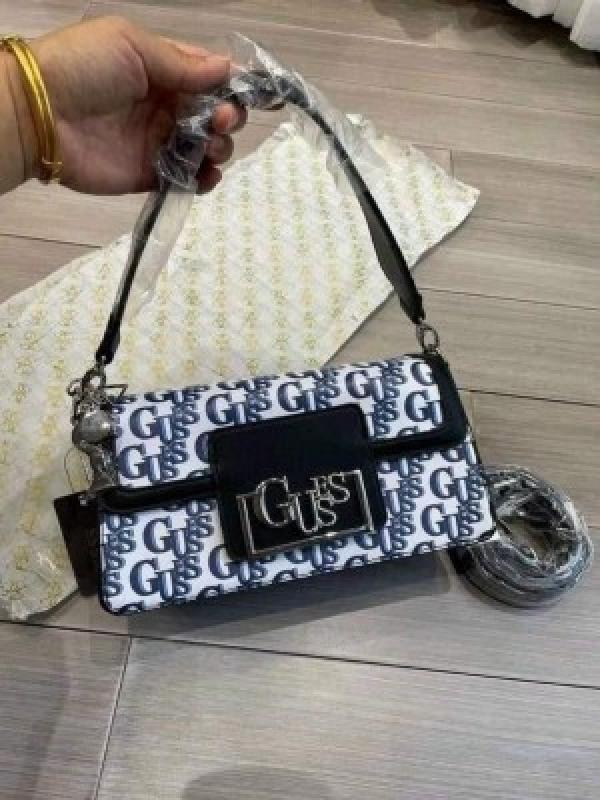 GUESS  Womens  Ginevra  Shoulder  Bag  with  box  1811
