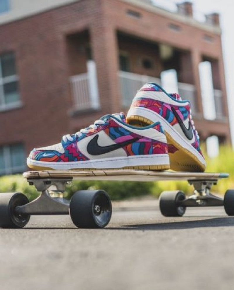 NIK E sb dunk low parra