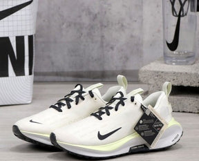 Nik ee Infinity Run 4 Gore Tex Pale Ivory Running Shoes
