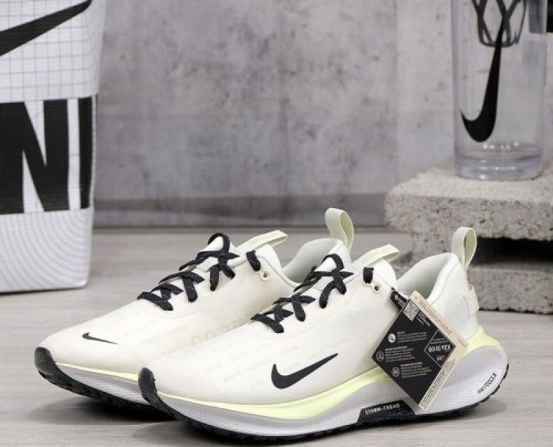 Nik ee Infinity Run 4 Gore Tex Pale Ivory Running Shoes