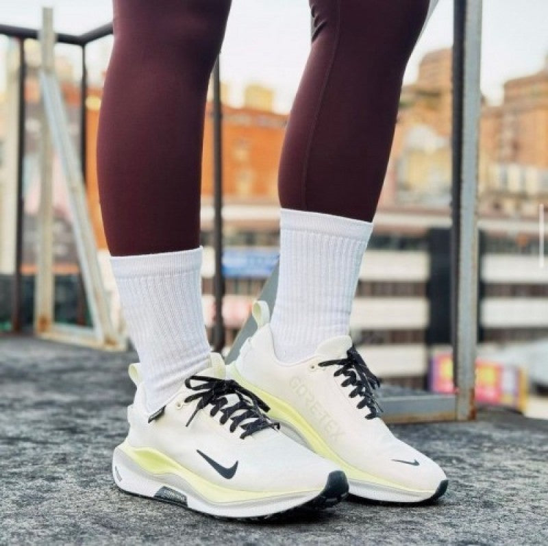 Nik ee Infinity Run 4 Gore Tex Pale Ivory Running Shoes