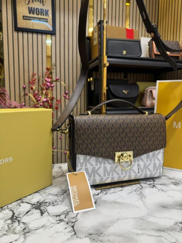Michael  Kors Hendrix Signature Shoulder Bag With Box Dust Bag Including Carry Bag (Coffee White)
