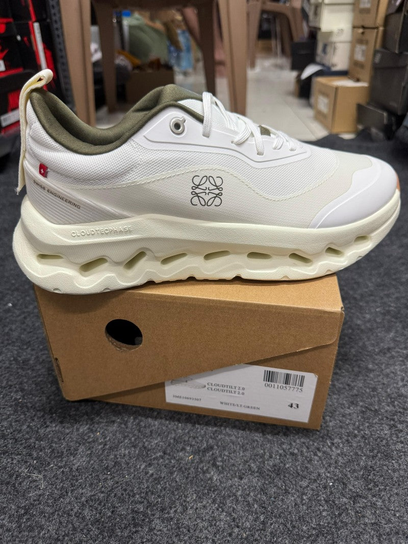 Loewe x on cloud running white olive khakhi