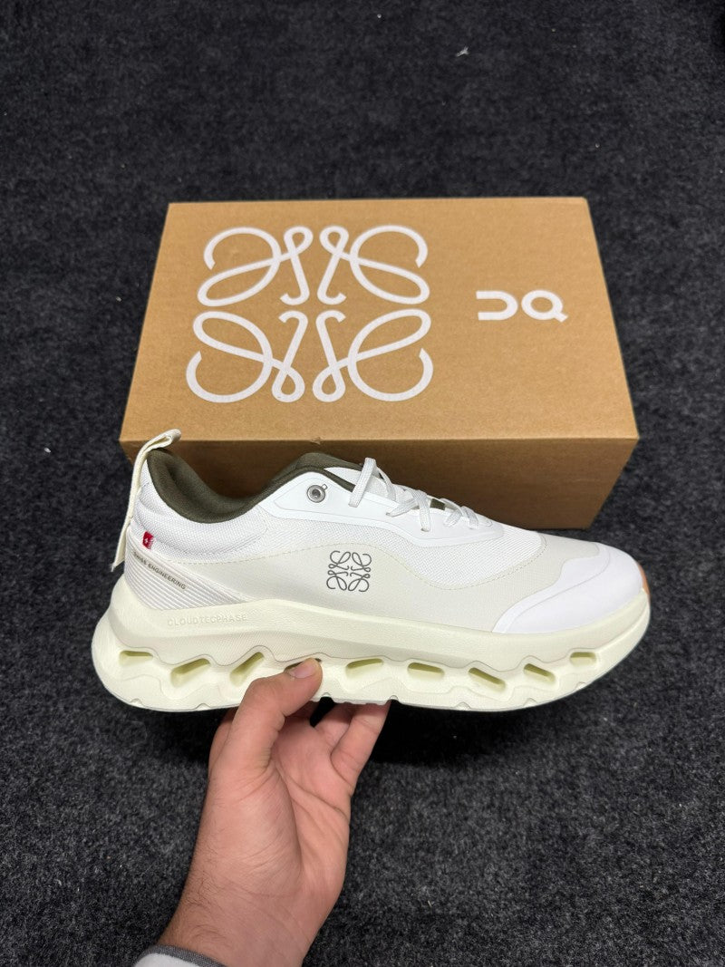 Loewe x on cloud running white olive khakhi