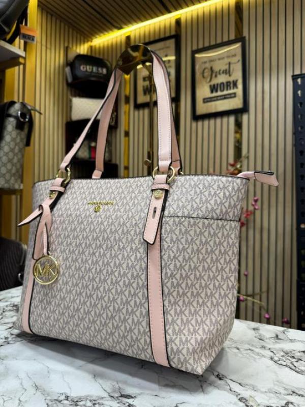 Michael  Kors Voyager Tote Bag With Dust Bag (Pink)