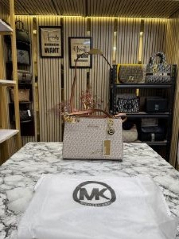 MICHAE  L KORS CYNTHIA HANDBAG WITH OG DUST BAG PREMIUM QUALITY (BIEGEBROWN)