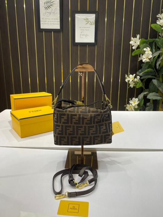 Fendi  vintage  mini  bag  with  og  box(f3399 coffe)