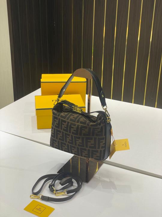 Fendi  vintage  mini  bag  with  og  box(f3399 coffe)