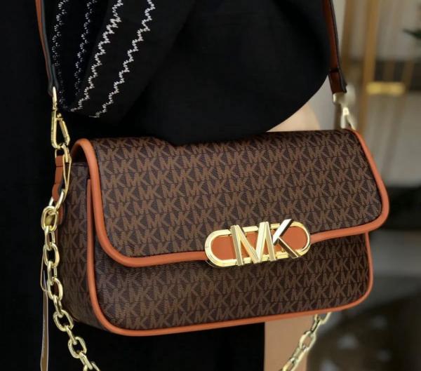 Michael  kors   parker shoulder bag with og box(22319 coffe brown)