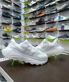 HOKAA SKYLINE FLOAT X ALL WHITE